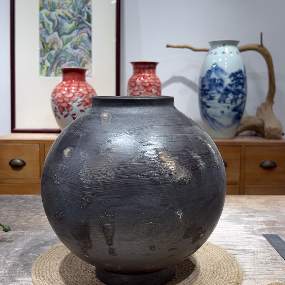 摆件陶瓷花瓶高27口10瑕疵