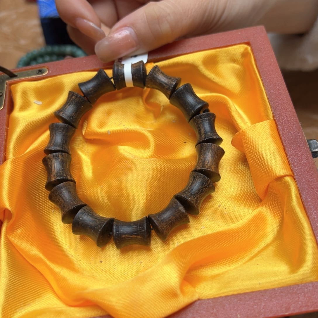 大叶紫檀（黑酸枝木类）