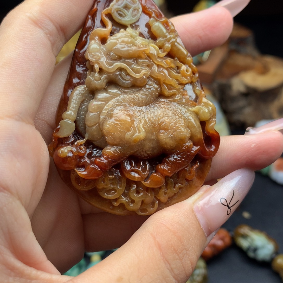 逍***遥定制翡翠未镶嵌翡翠