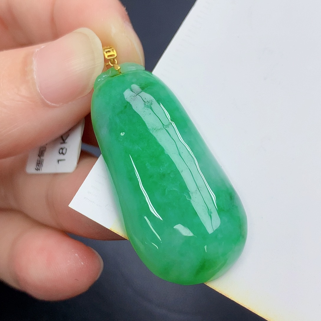 颈饰18K金镶嵌翡翠