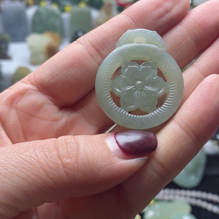 和田玉吊坠未镶嵌