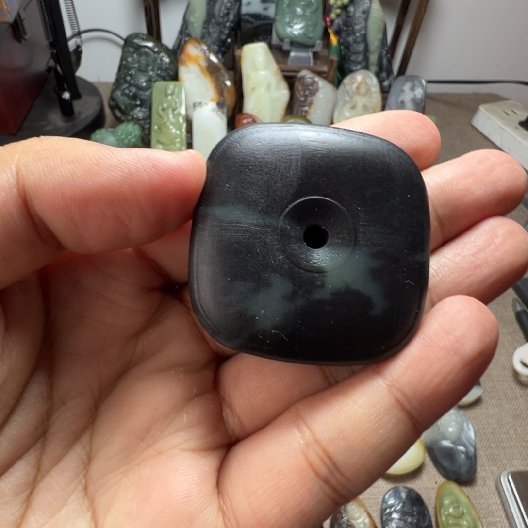 和田玉未镶嵌挂件一线天玉琮