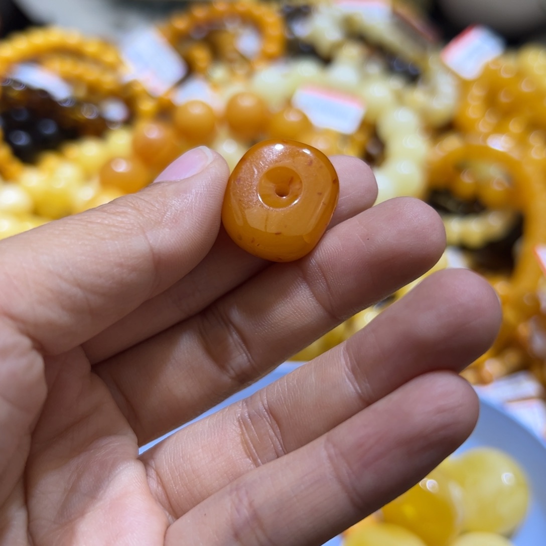 琥珀珠宝奇石未镶嵌