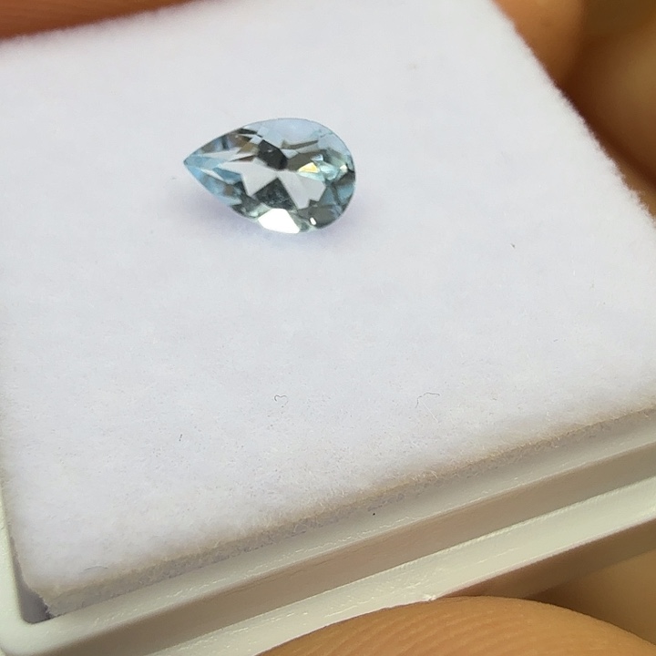 海蓝宝石裸石水滴形4*6