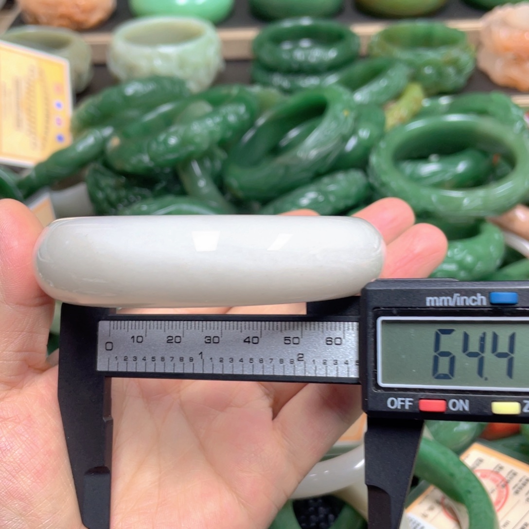 石英质玉未镶嵌手镯