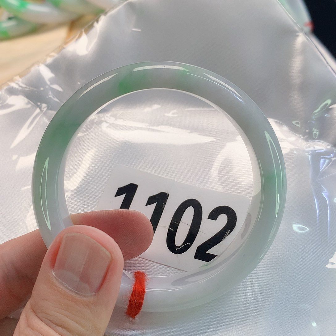 翡翠手镯未镶嵌翡翠手镯1102