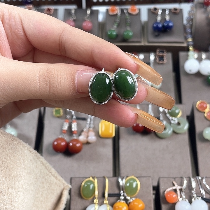 和田玉耳饰银S925镶嵌碧玉蛋面