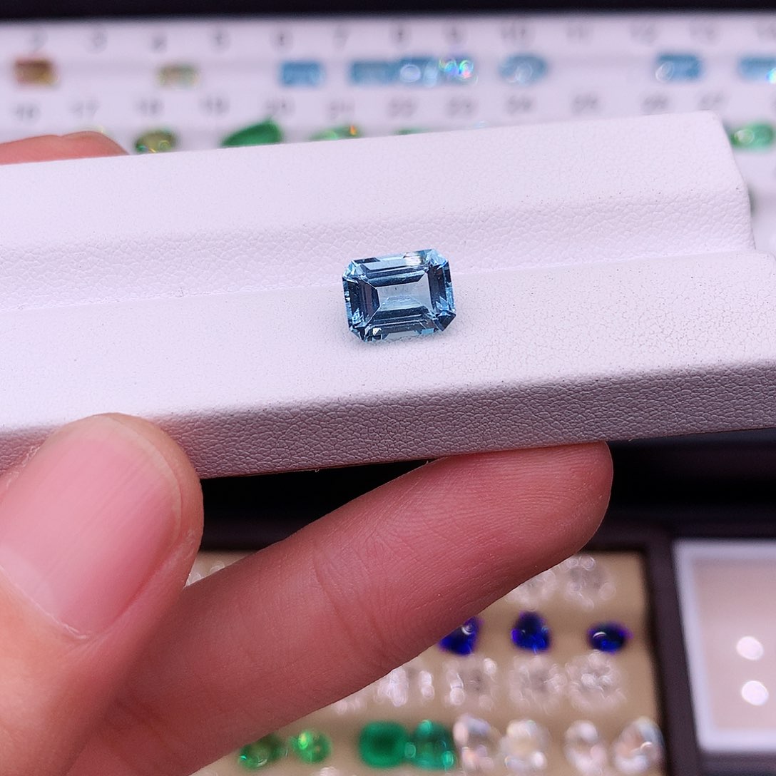 海蓝宝石裸石未镶嵌