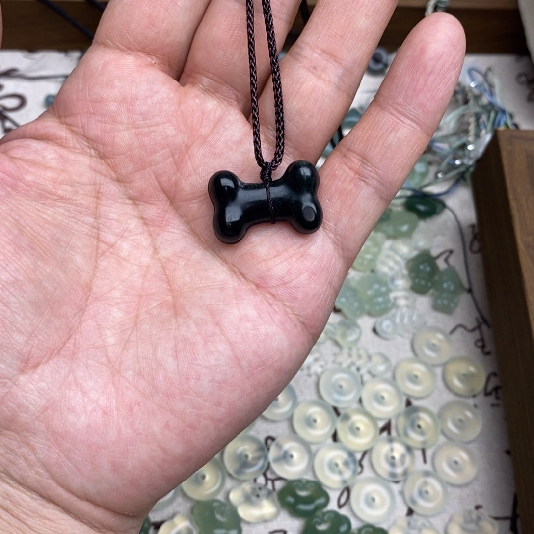 岫玉天然岫玉假一赔十，默认微瑕不退不换未镶嵌