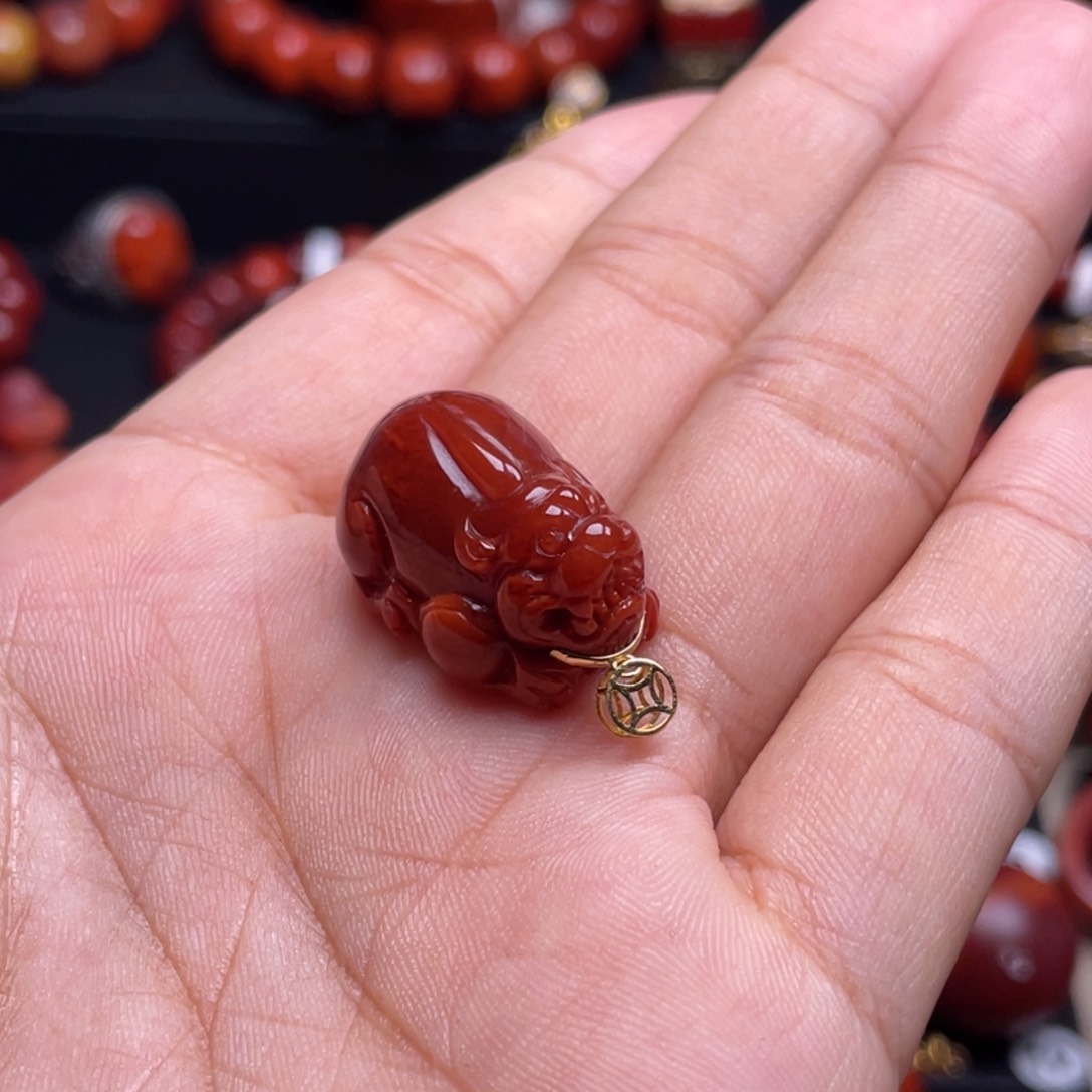 南红玛瑙珠宝奇石18K金镶嵌吊坠