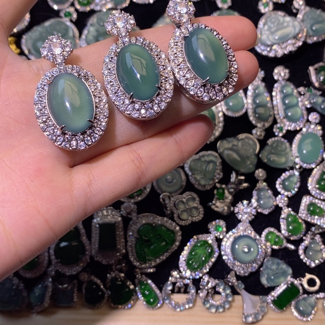 厌***鞋翡翠未镶嵌颈饰天然