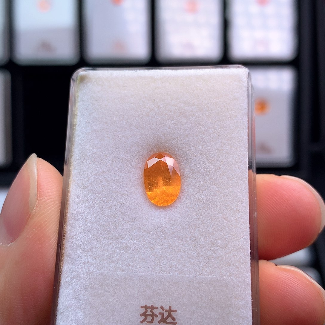 石榴石（芬达石）珠宝半成品未镶嵌2.75
