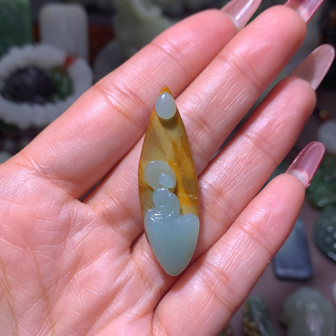 颈饰未镶嵌和田玉想**楚