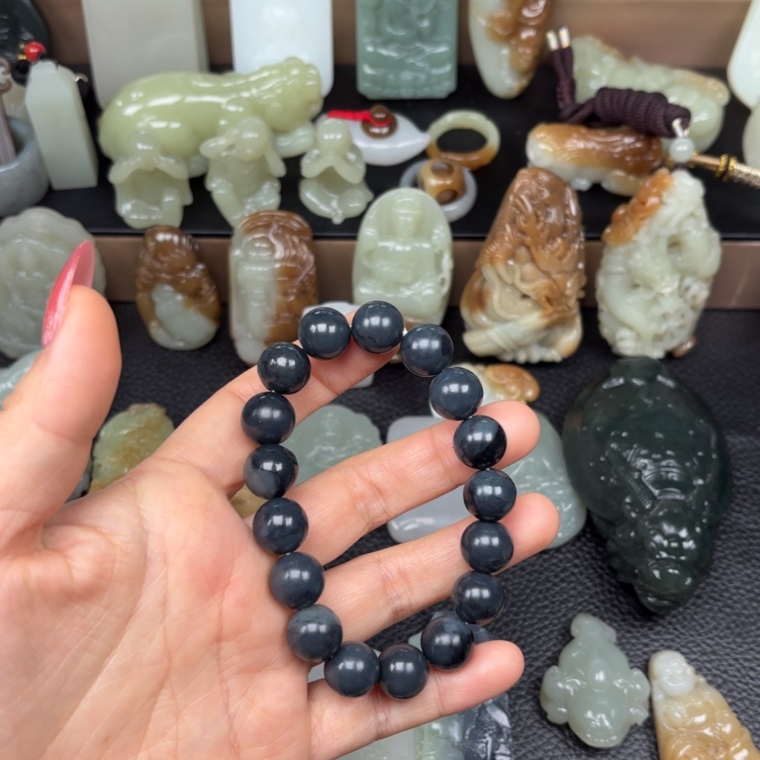 颈饰未镶嵌和田玉