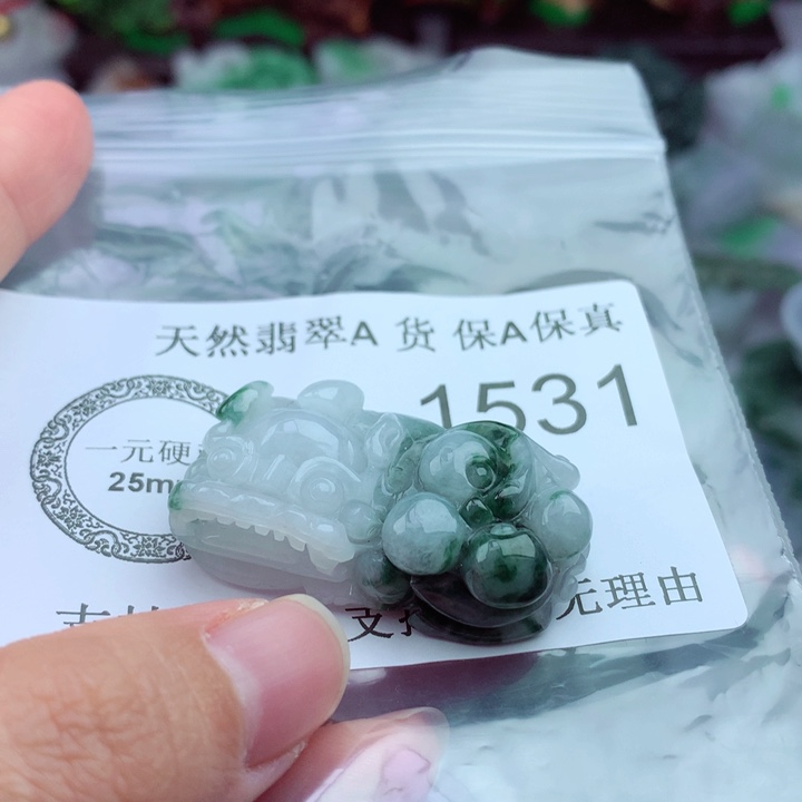 吊坠(不含链)未镶嵌翡翠