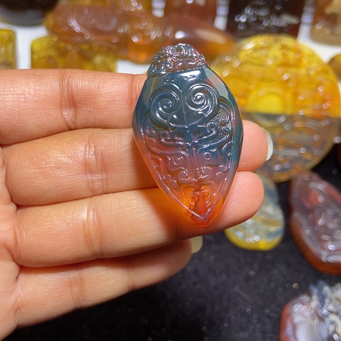 琥珀未镶嵌颈饰缅甸天然琥珀吊坠