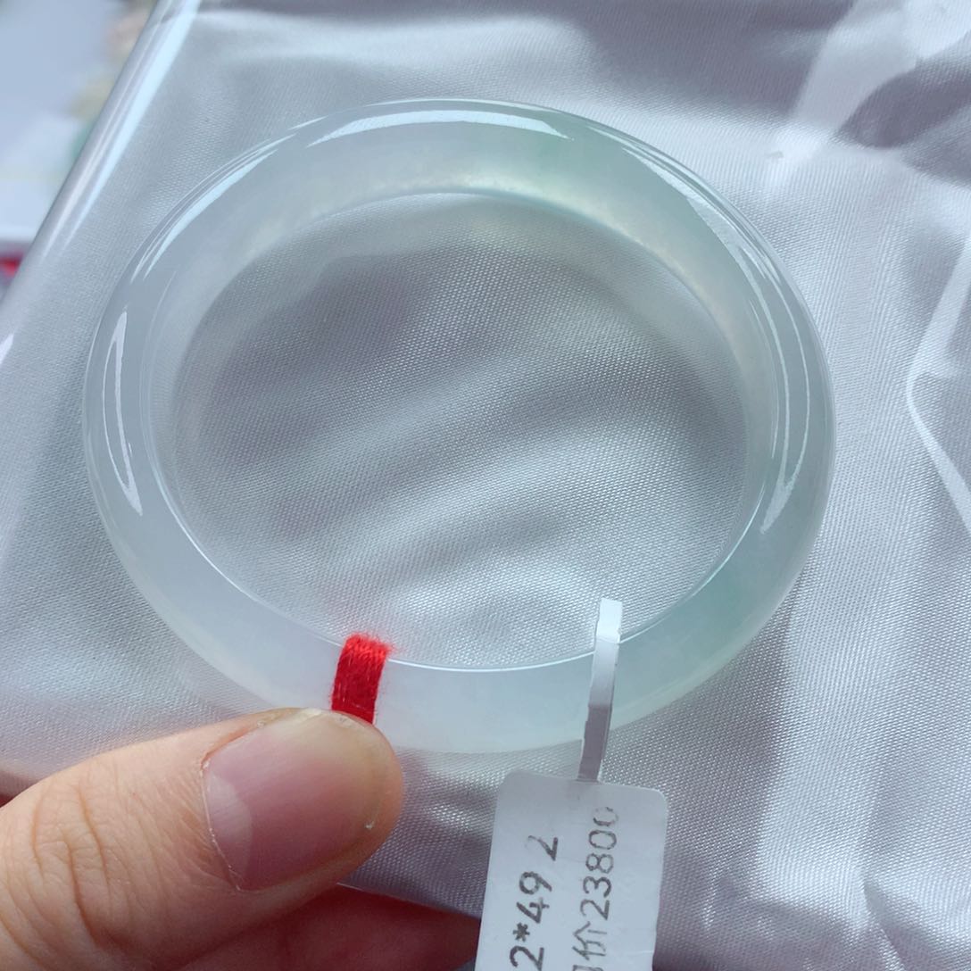 翡翠手镯（贵妃镯）未镶嵌 56.4 冰透 小小