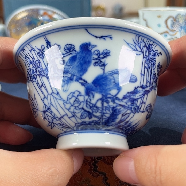景德镇手绘青花淡描主人杯