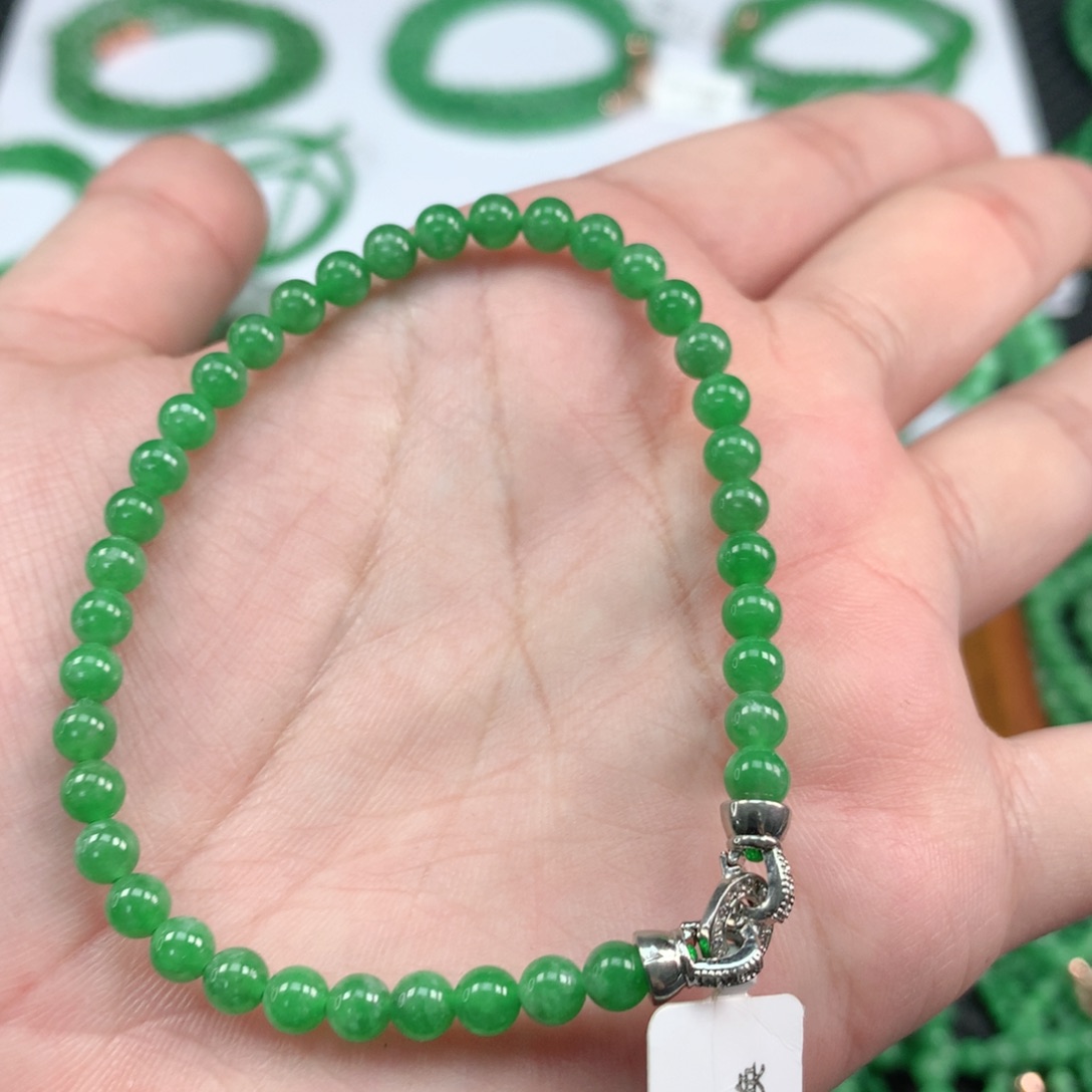 翡翠手链未镶嵌翡翠