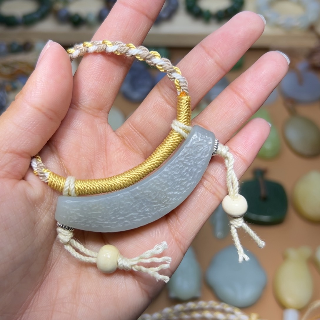 颈饰未镶嵌和田玉