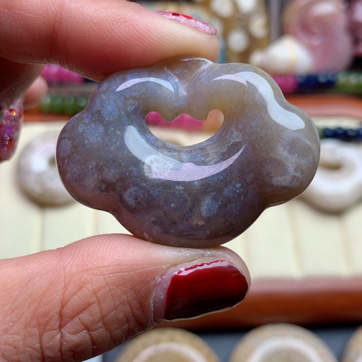 硅化珊瑚（珊瑚玉）颈饰未镶嵌