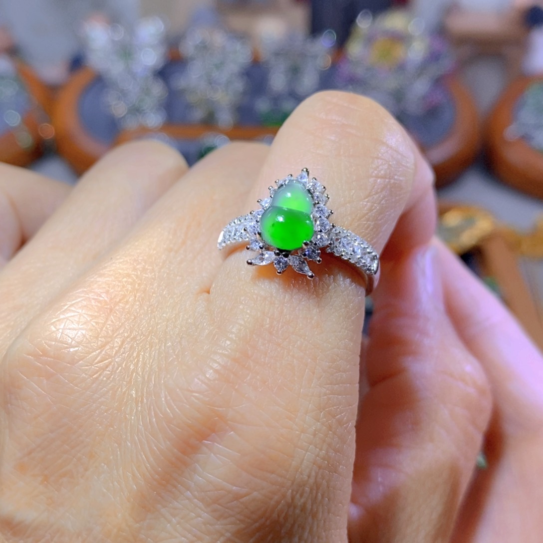 翡翠颈饰银S925镶嵌天然翡翠