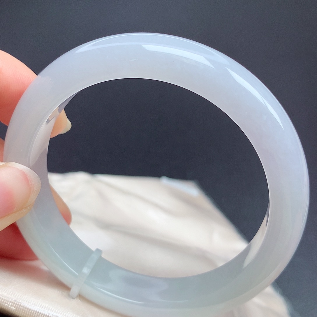 翡翠未镶嵌手镯05n n n n n n n n