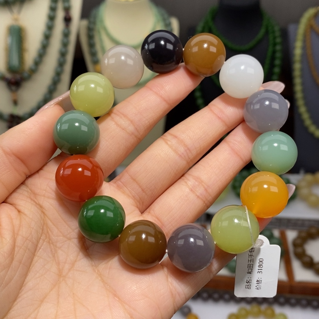 清***光和田玉未镶嵌手串