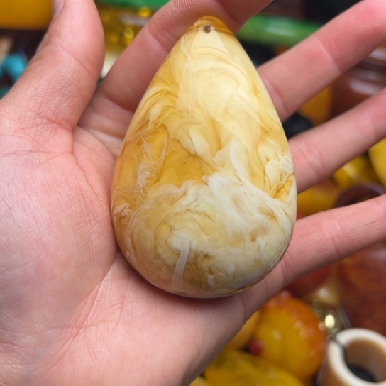 琥珀手串未镶嵌蜜蜡