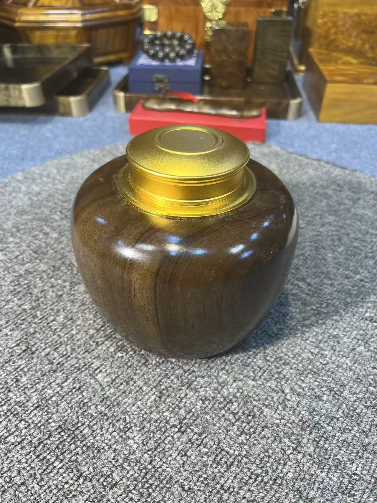 金丝楠阴沉乌木带锡盖茶叶罐