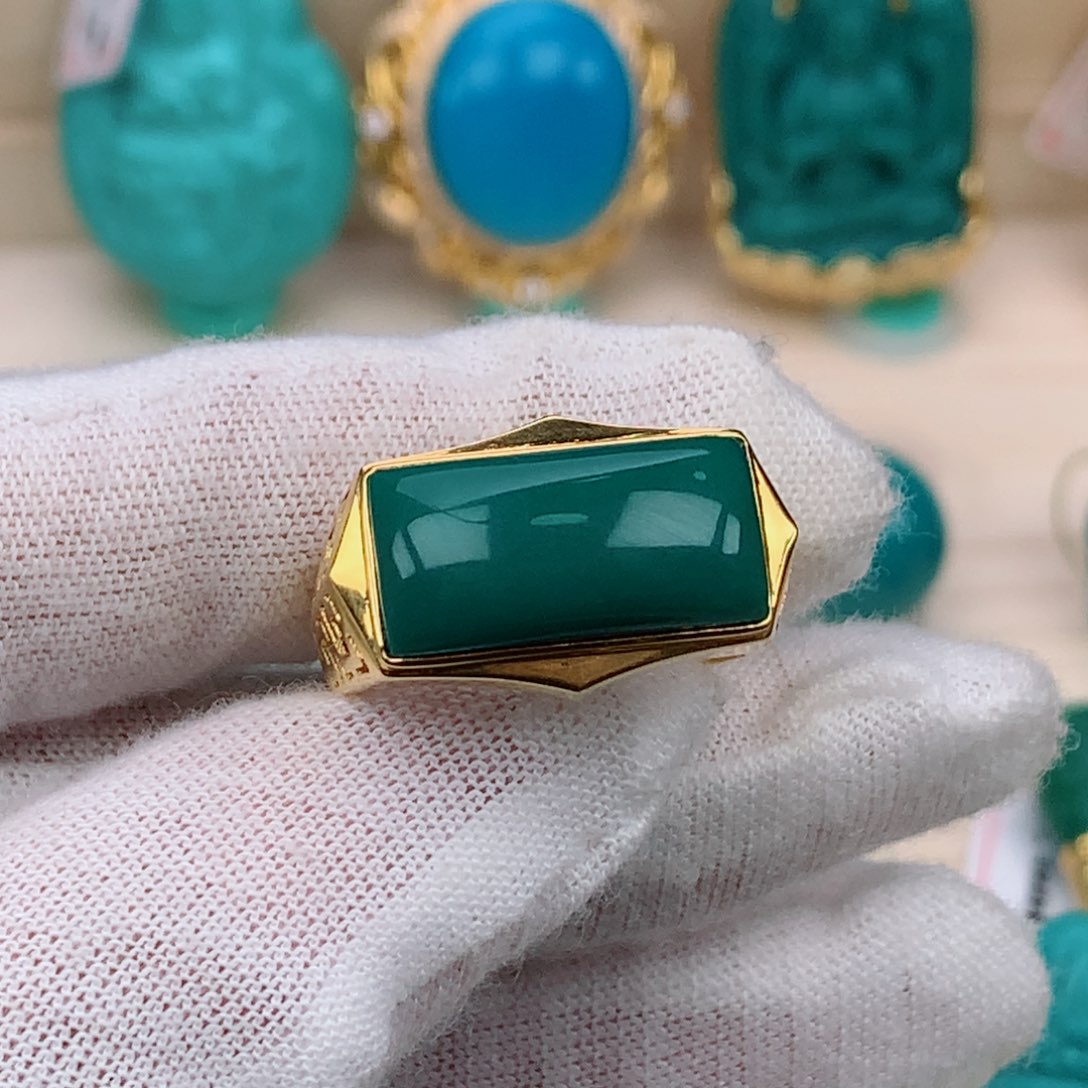 绿松石戒指18K金镶嵌