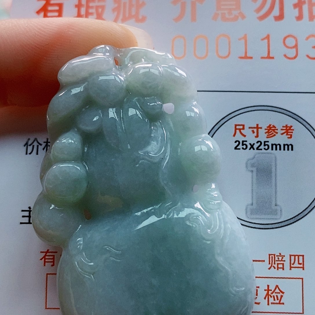 吊坠(不含链)未镶嵌翡翠
