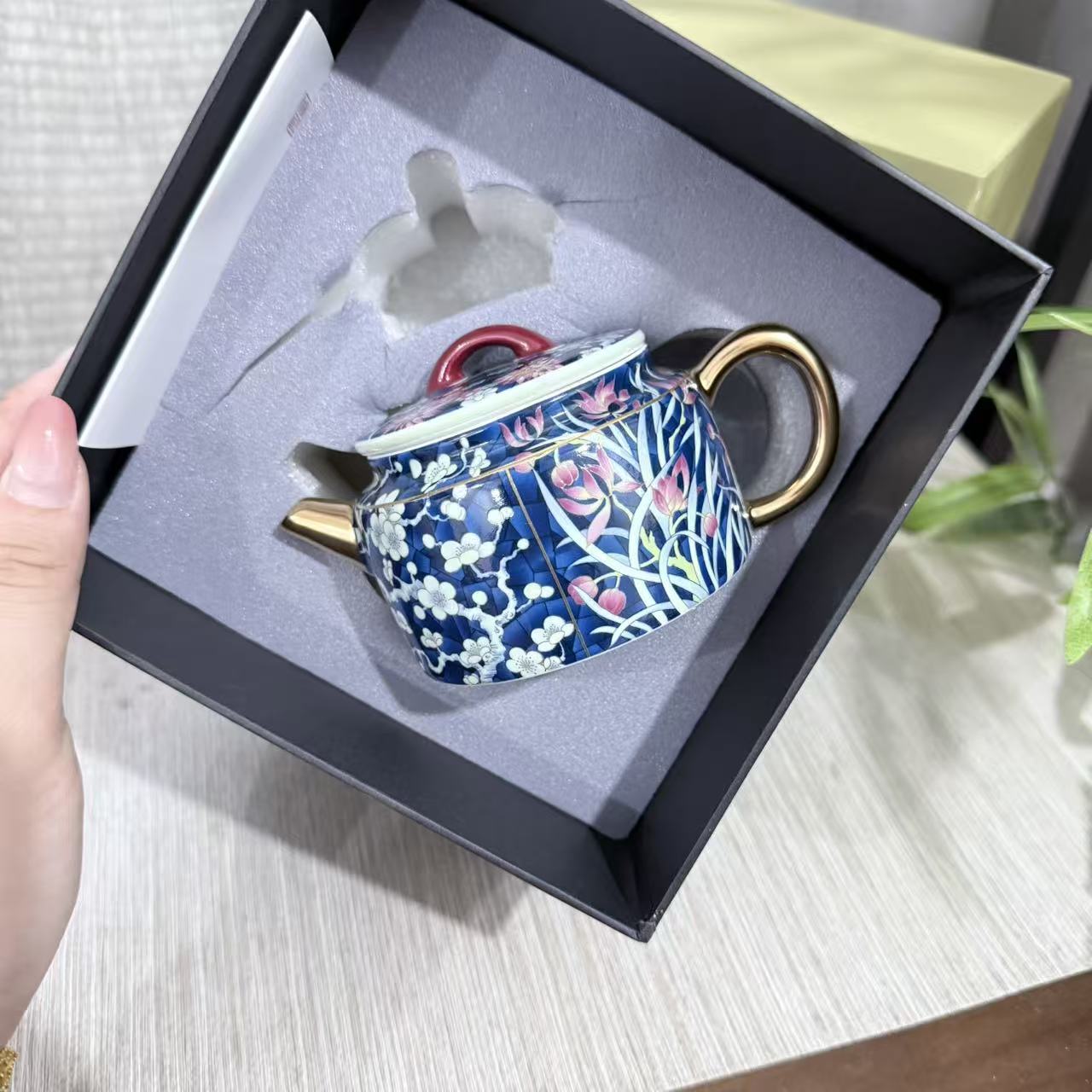 【闪购商品】珐琅彩茶壶1638
