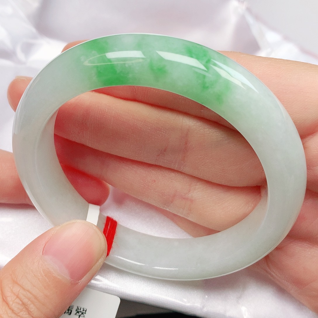 翡翠手镯未镶嵌抖音710