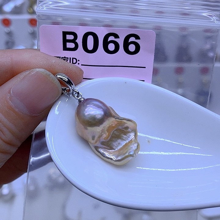 颈饰未镶嵌淡水珍珠