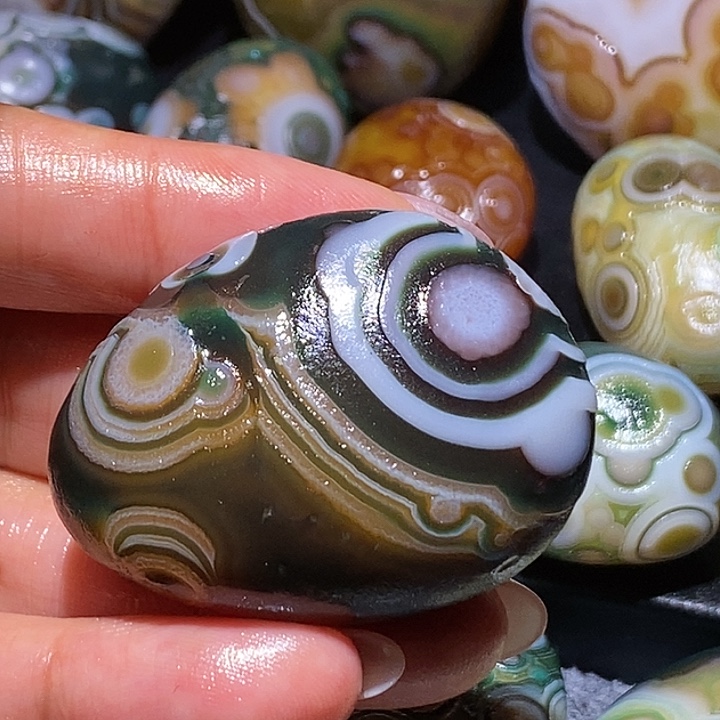 玛瑙/玉髓未镶嵌珠宝奇石18