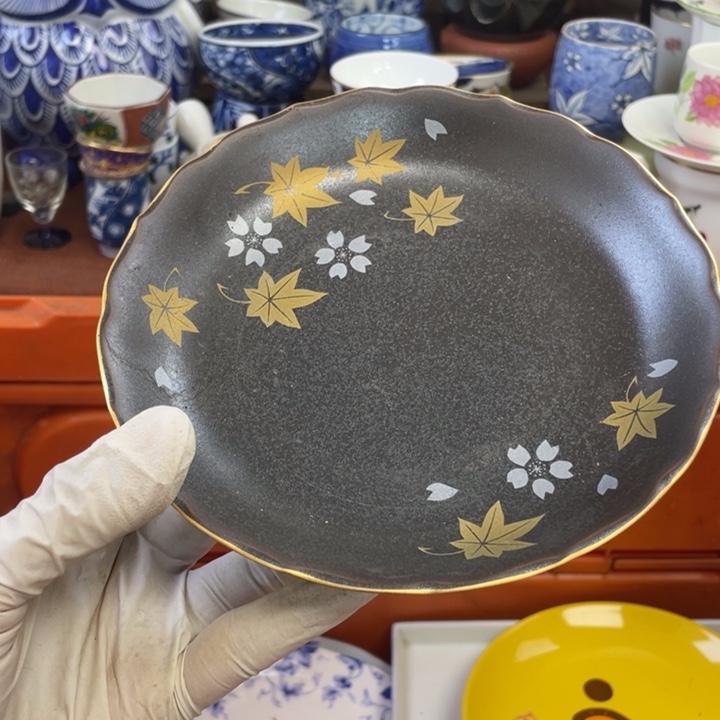 他家瓷器真美…开播了