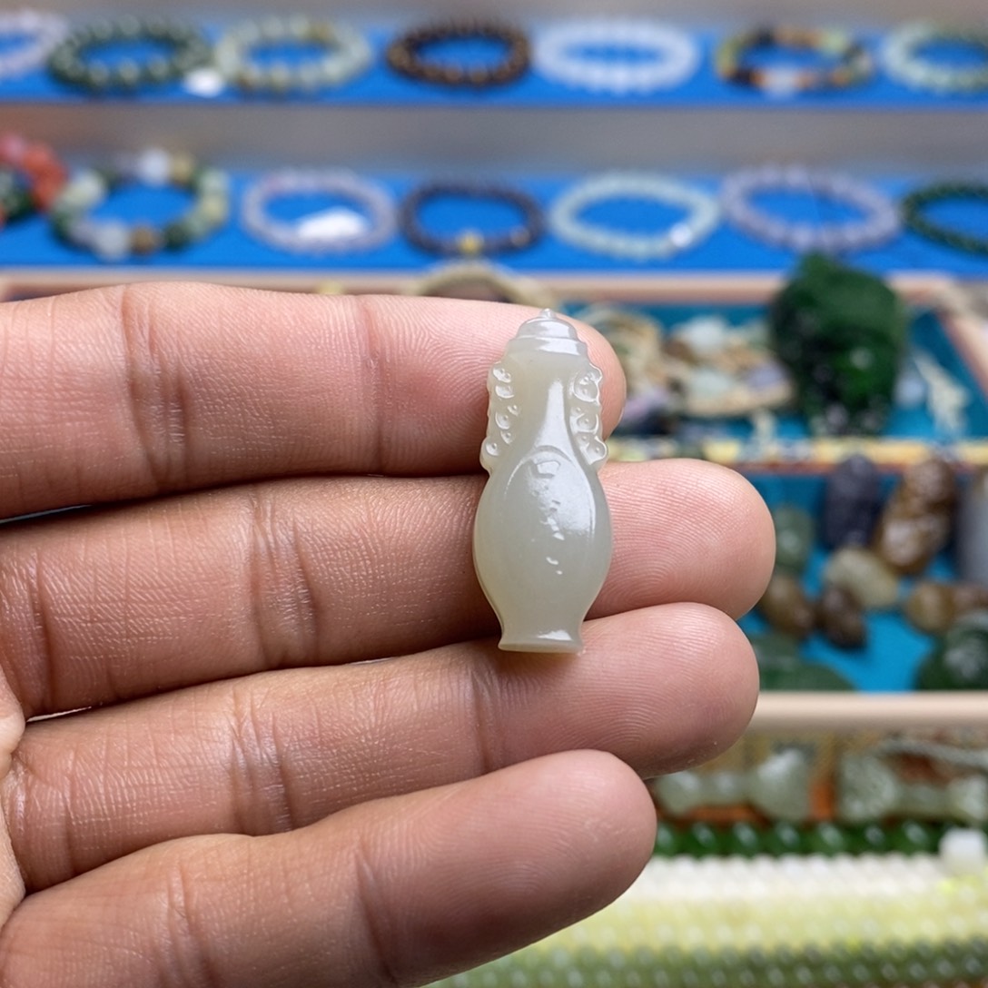 和田玉吊坠未镶嵌