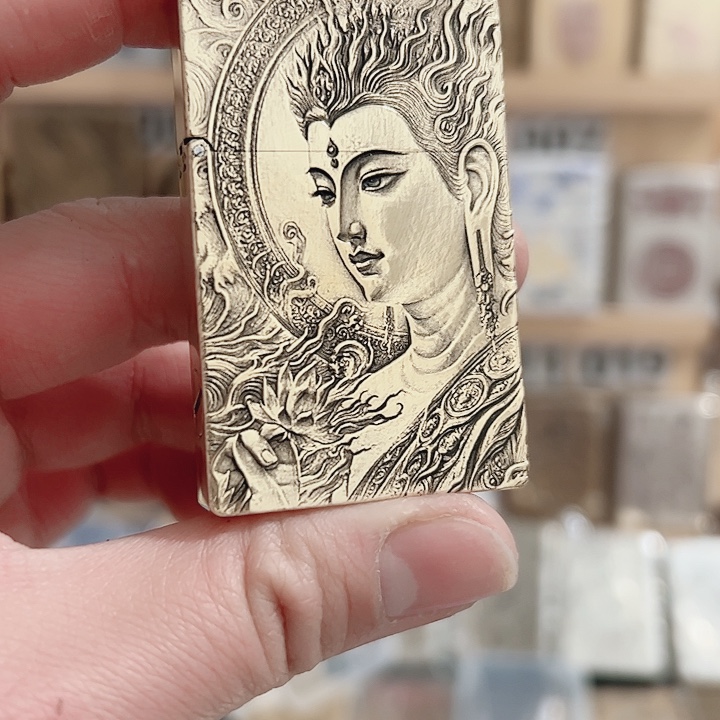 二代纯铜小重甲填砂浮雕观自在火机