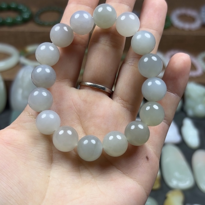 和田玉手串未镶嵌善*?和田玉卡12手串