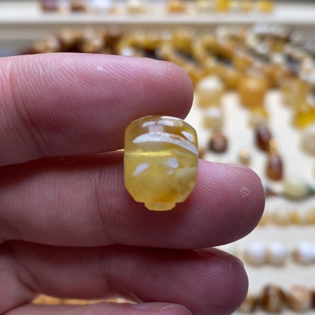 琥珀未镶嵌珠宝奇石