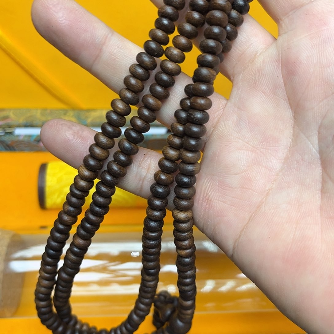 大叶紫檀（黑酸枝木类）
