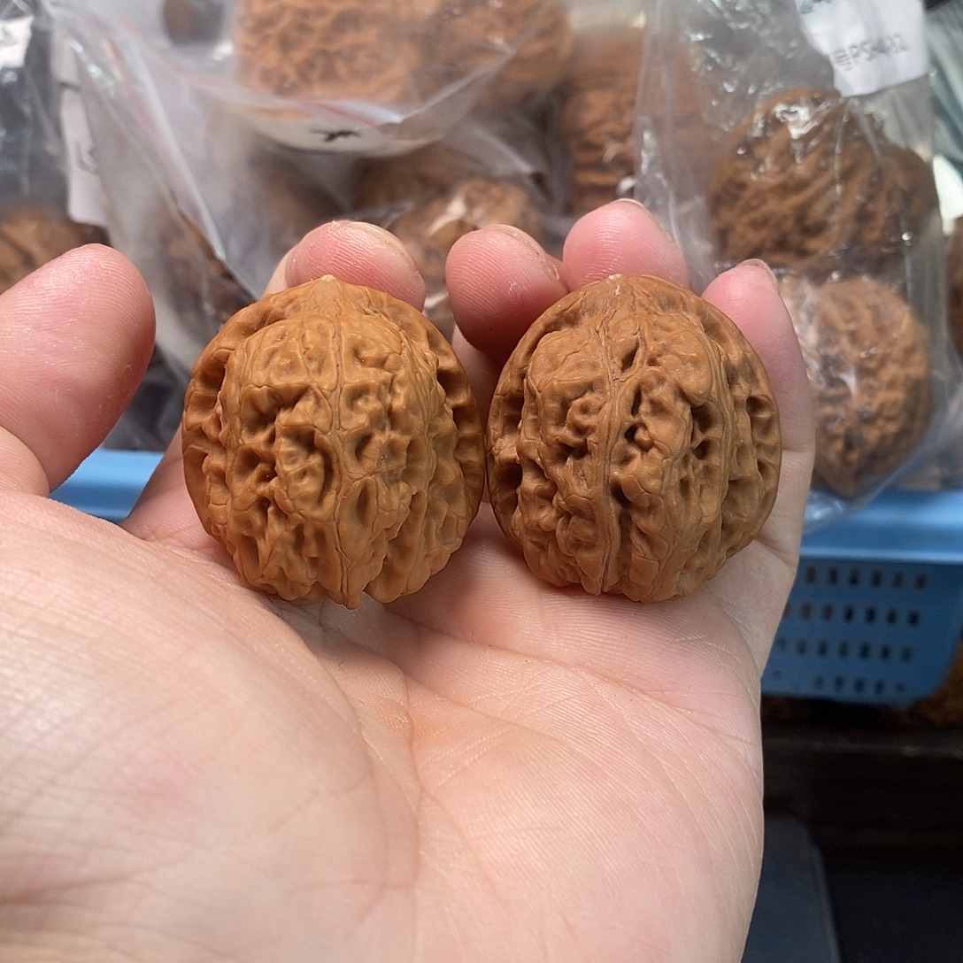 1文玩核桃方金蟾39-197