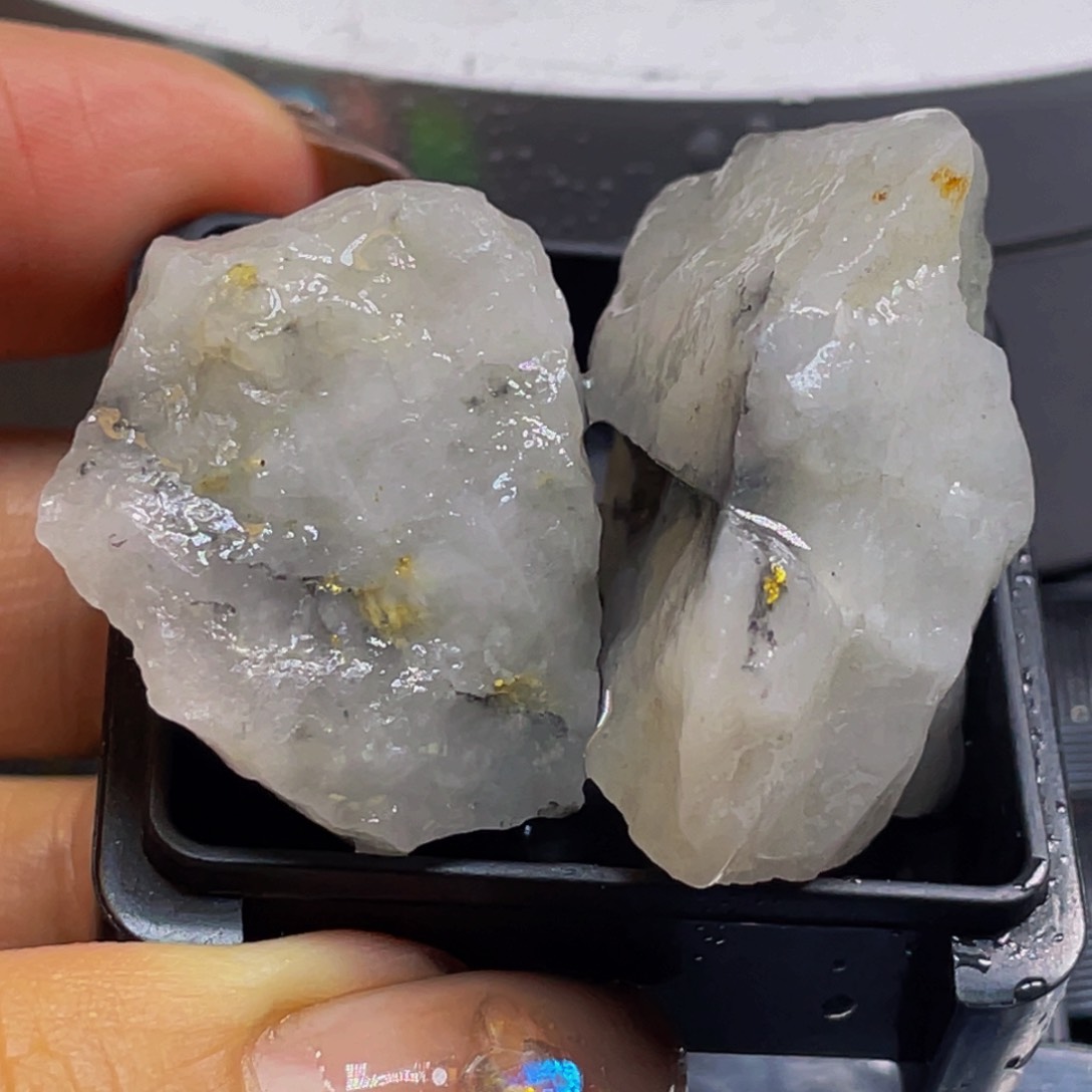 金属励****。励31.7g金达莱天然矿标