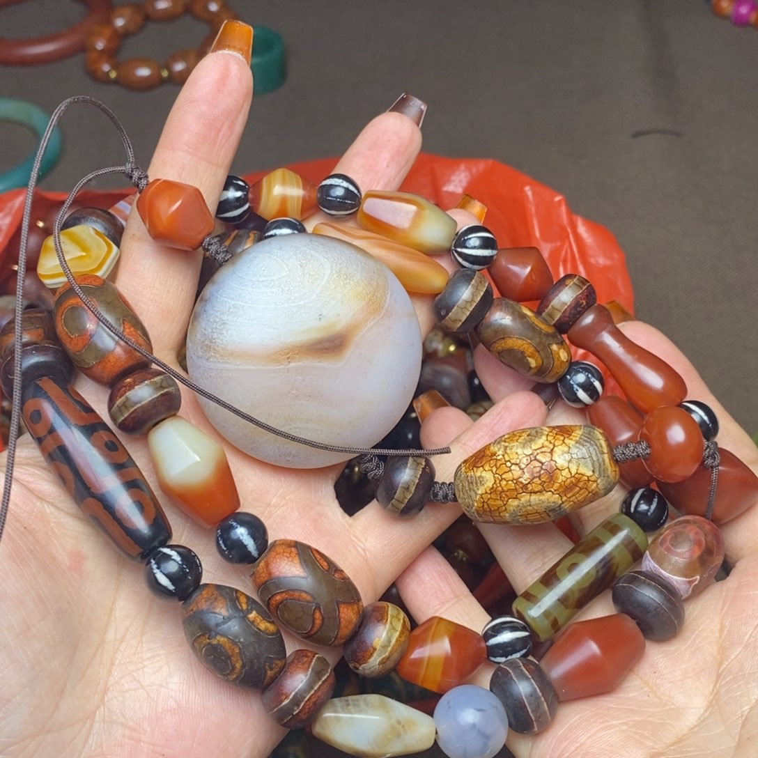 玛瑙/玉髓颈饰未镶嵌