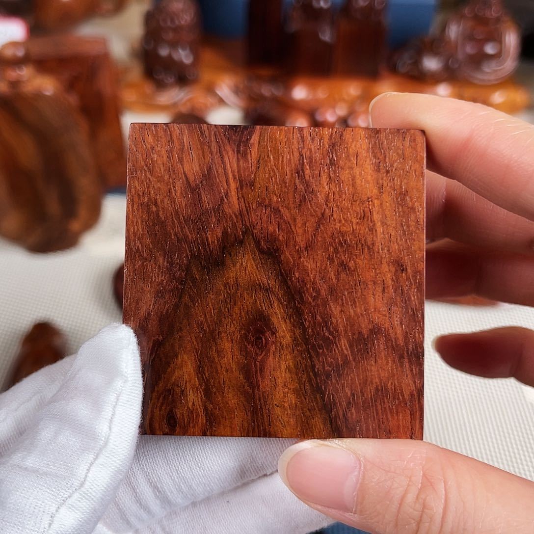 黄花梨/降香黄檀把件