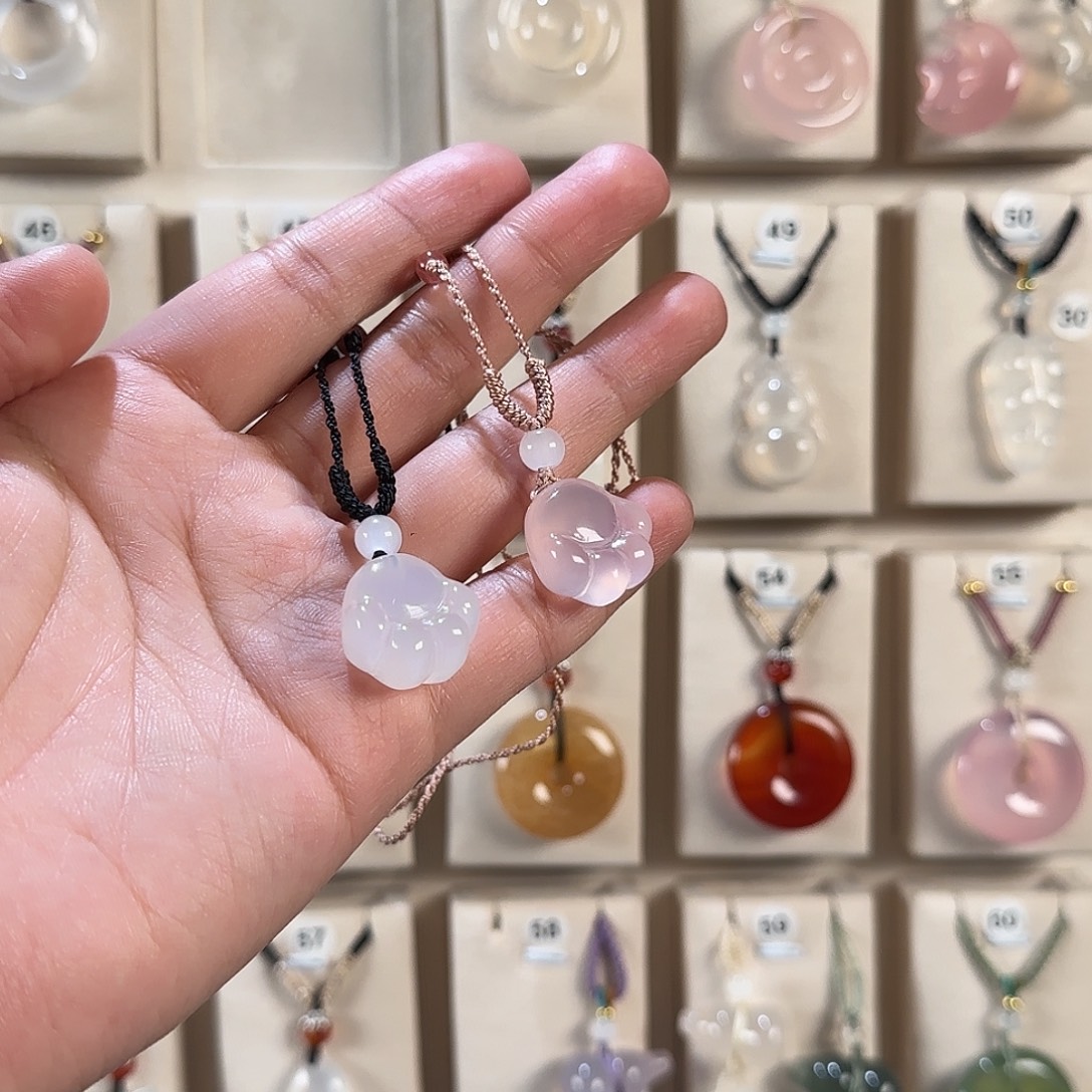 鐿***玛瑙/玉髓未镶嵌颈饰