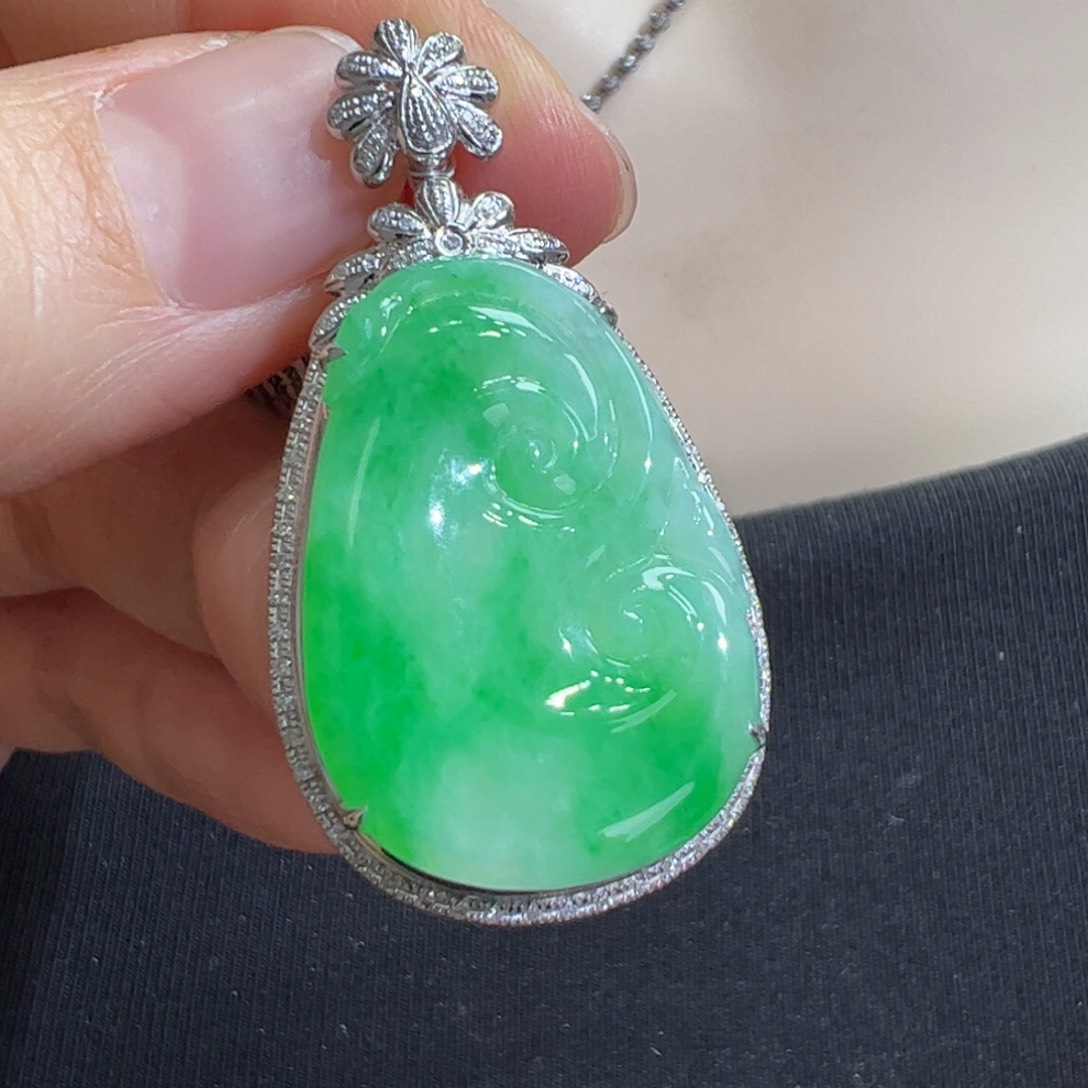 翡翠吊坠(不含链)18K金镶嵌