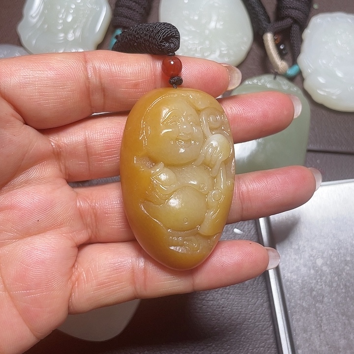 和田玉未镶嵌颈饰