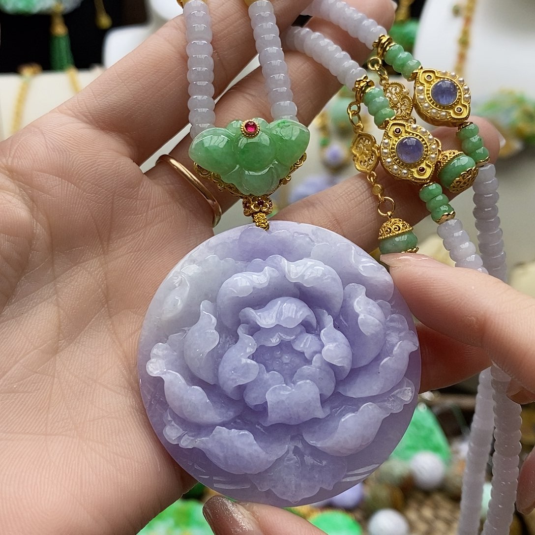 翡翠颈饰未镶嵌天然